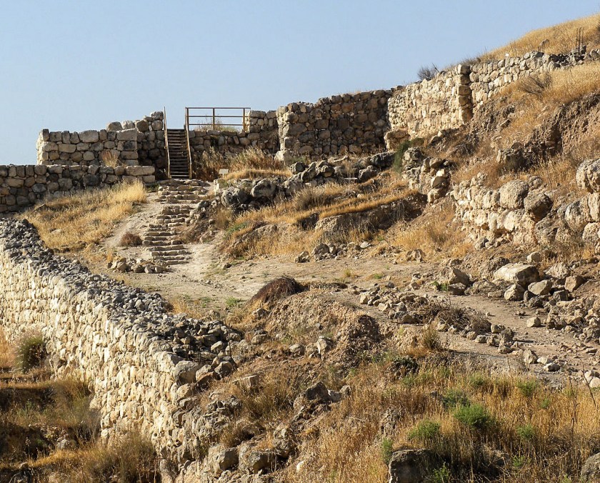 1280px-lachishfrontgate